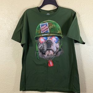 Patriotic Men's Tee T-shirt Dog w/Helmet  L 42-44 Army Green Pullover Stretchy